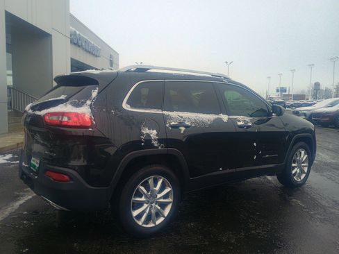 Used 2016 Jeep Cherokee Limited image 11