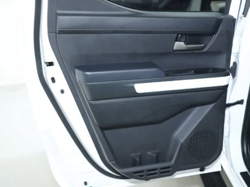 Used 2024 Toyota Tacoma TRD Off-Road image 13