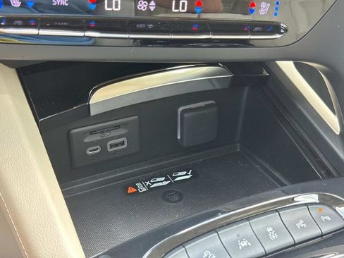 Used 2023 Buick Envision Avenir AWD/4WD image 31