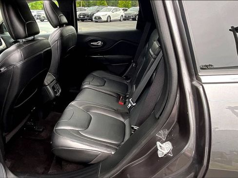 Used 2016 Jeep Cherokee Limited AWD/4WD image 29