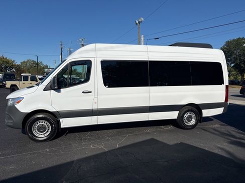 Used 2025 Mercedes-Benz Sprinter 2500 image 5