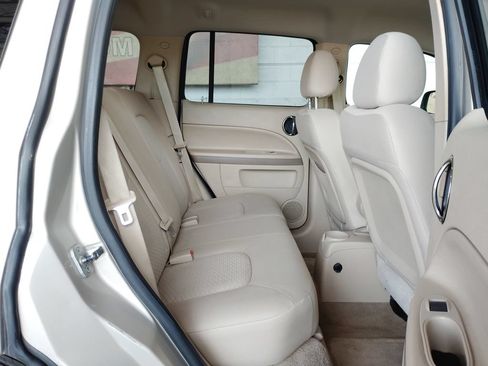 Used 2009 Chevrolet HHR LS FWD image 17