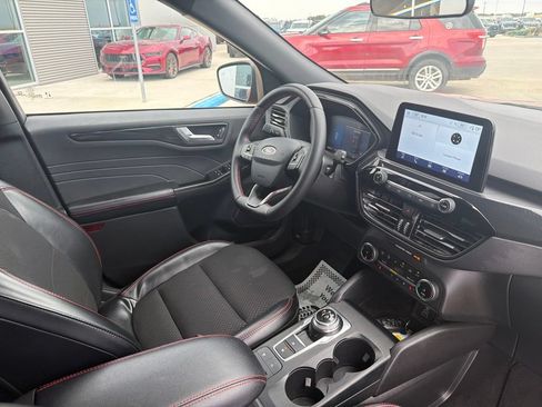 Used 2025 Ford Escape ST-Line Select AWD/4WD image 40