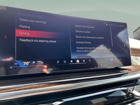 Used 2026 BMW X7 M60i image 17