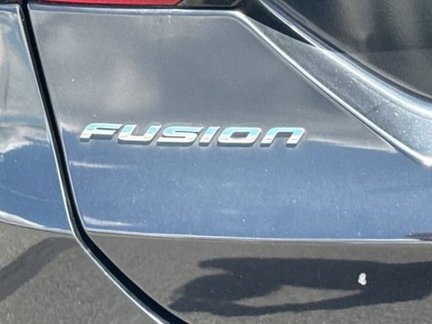 Used 2016 Ford Fusion SE FWD image 17