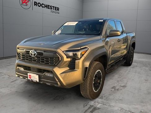 Certified 2024 Toyota Tacoma TRD Off-Road w/ TRD Off Road Upgrade Package AWD/4WD image 33