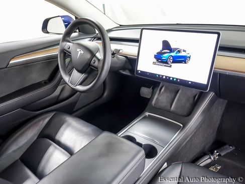 Used 2023 Tesla Model 3 Standard Range image 29