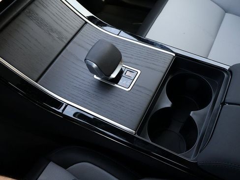 New 2026 Land Rover Range Rover Velar Dynamic SE image 27