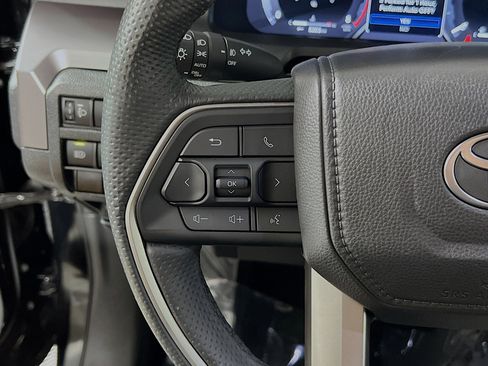 Used 2025 Toyota Tacoma TRD Sport RWD image 19