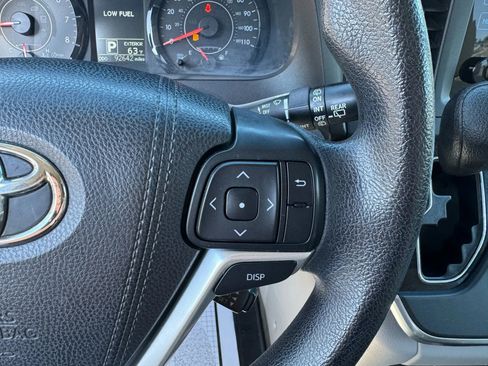 Used 2016 Toyota Sienna LE image 17