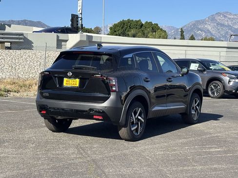 New 2026 Nissan Kicks SV image 4