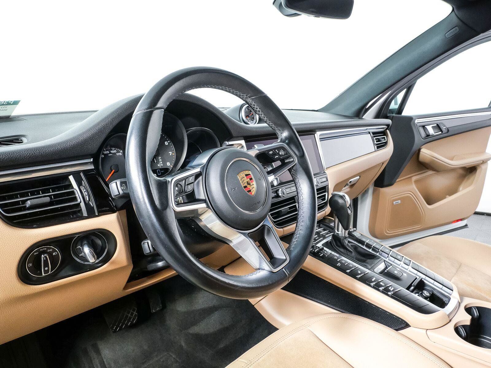 Certified 2021 Porsche Macan AWD/4WD image 4