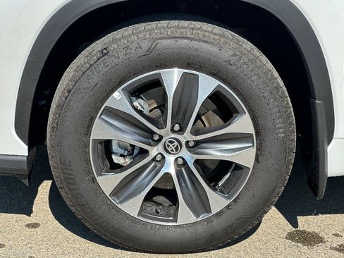 Used 2026 Toyota Highlander XLE AWD/4WD image 44