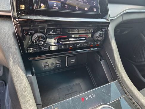 Certified 2025 Jeep Grand Cherokee L Laredo w/ Luxury Tech Group I RWD image 24