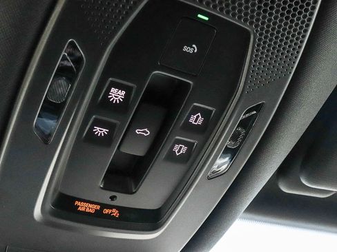 Used 2024 Porsche Cayenne AWD/4WD image 33