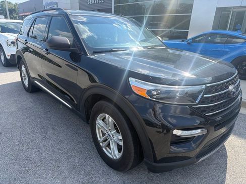 Used 2023 Ford Explorer XLT w/ Equipment Group 202A RWD image 1