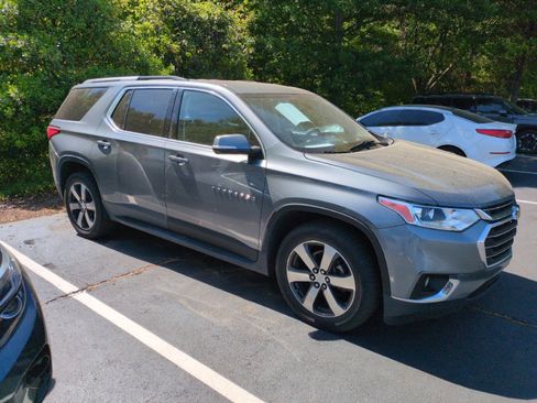 Used 2018 Chevrolet Traverse LT w/ LPO, 'HIT The Road' Package FWD image 1