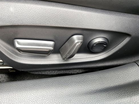 Used 2023 Toyota Prius XLE image 27