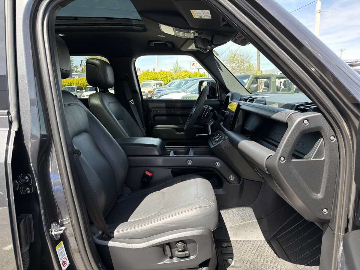 Used 2023 Land Rover Defender 110 V8 AWD/4WD image 18