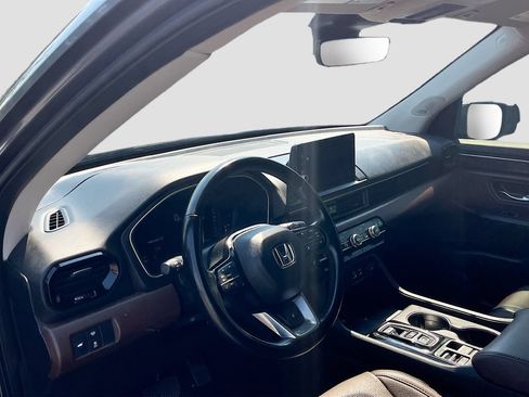 Used 2023 Honda Pilot Elite image 9