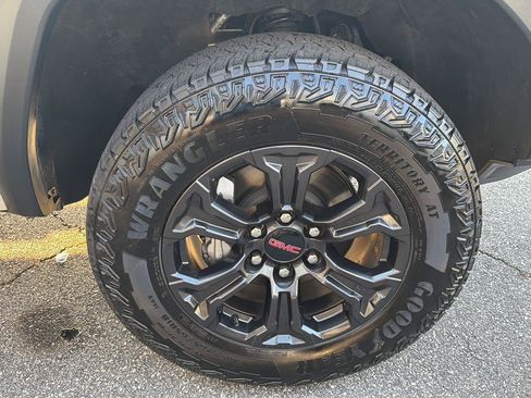 Used 2025 GMC Canyon Elevation w/ Convenience Package AWD/4WD image 5