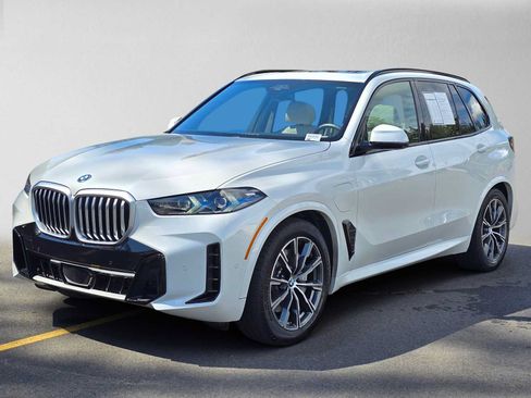 Used 2026 BMW X5 xDrive50e w/ M Sport Package AWD/4WD image 7