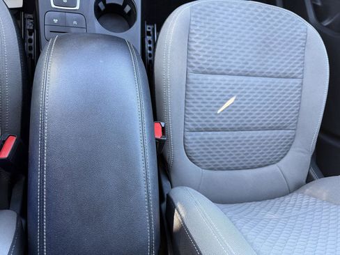 Used 2022 Ford Escape SE image 28