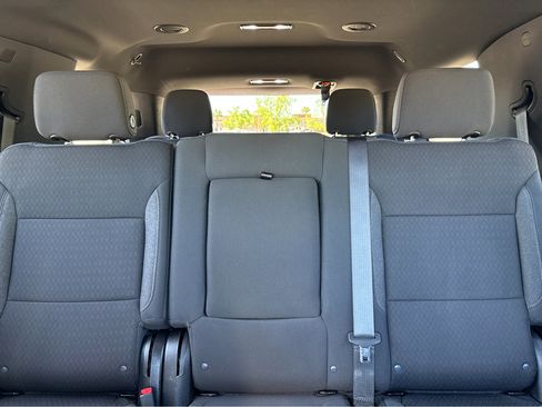 Used 2024 Chevrolet Tahoe LS RWD image 7