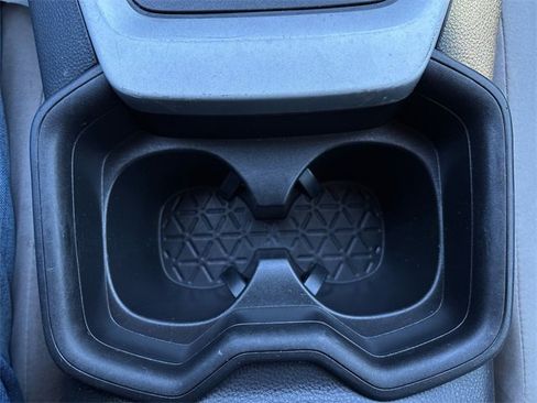 Used 2021 Toyota RAV4 XLE image 31