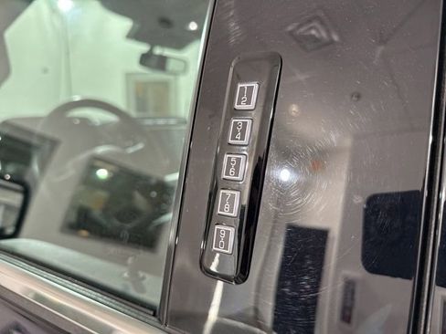 Used 2022 Ford F150 Lariat image 18