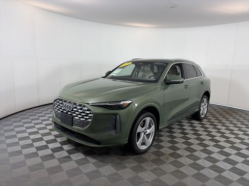 Used 2025 Audi Q5 Premium Plus w/ Premium Plus image 1