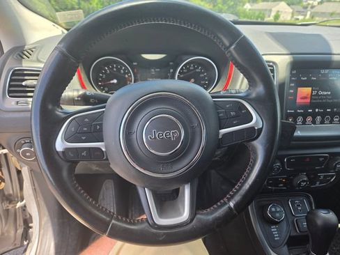 Used 2020 Jeep Compass Trailhawk AWD/4WD image 3