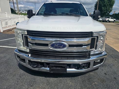 Used 2017 Ford F250 XLT w/ XLT Value Package RWD image 10