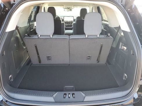 New 2026 Ford Explorer Active image 6