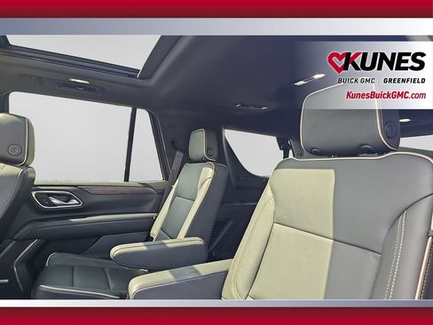 Used 2023 Chevrolet Tahoe Premier w/ Premium Package 2 AWD/4WD image 18