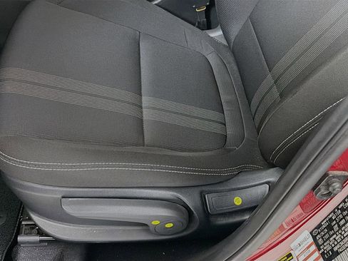 Used 2024 Hyundai Venue SEL image 21