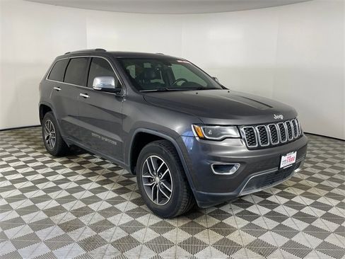 Used 2017 Jeep Grand Cherokee Limited w/ Luxury Group II image 18