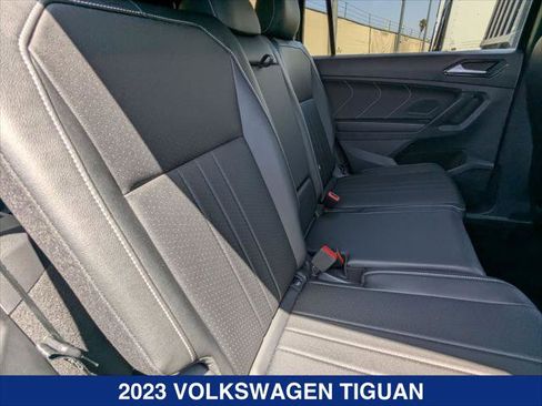 Used 2023 Volkswagen Tiguan SE R-Line FWD image 21