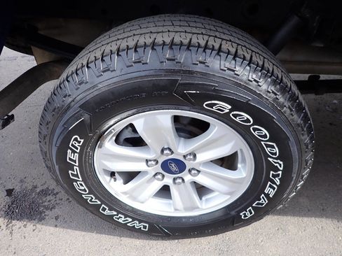 Used 2018 Ford F150 XLT image 11