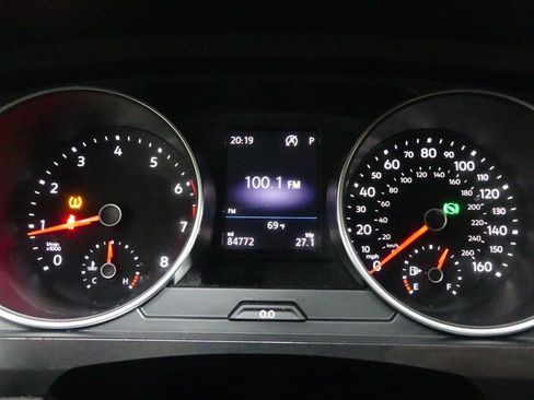 Used 2019 Volkswagen Tiguan SE image 33