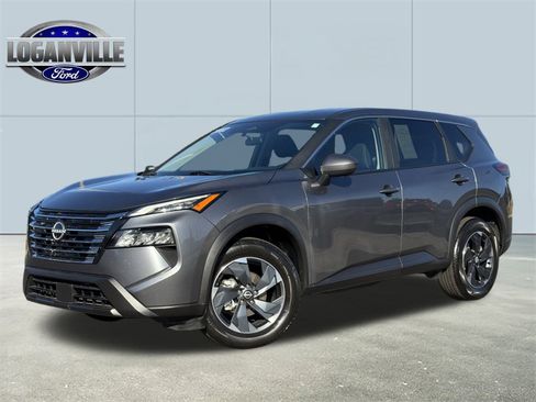 Used 2024 Nissan Rogue SV image 1