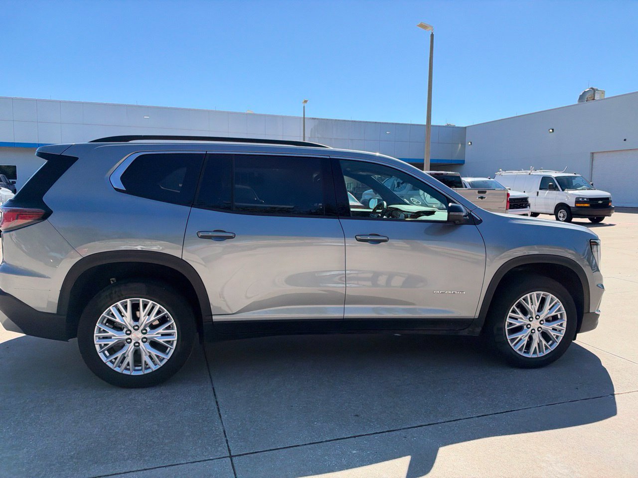 Certified 2026 GMC Acadia Elevation w/ Elevation Premium Package FWD image 6