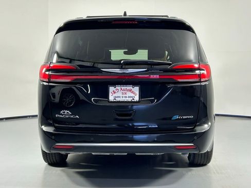 Used 2022 Chrysler Pacifica Pinnacle image 6