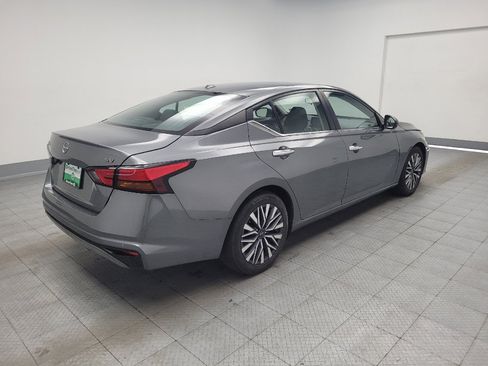 Used 2023 Nissan Altima 2.5 SV FWD image 9