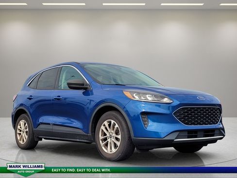 Used 2022 Ford Escape SE w/ Cold Weather Package FWD image 1