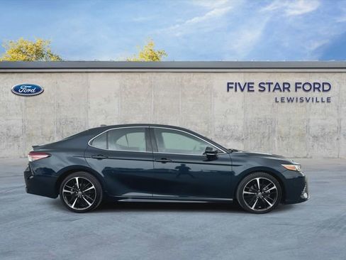 Used 2018 Toyota Camry XSE FWD image 9