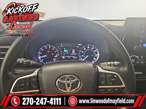 Used 2023 Toyota Highlander LE AWD/4WD image 23