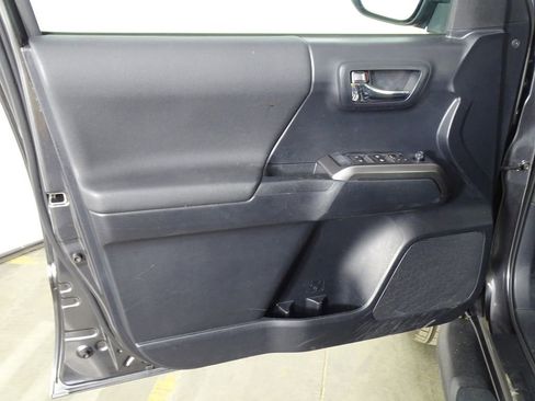 Used 2019 Toyota Tacoma SR5 image 15
