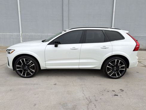 Used 2024 Volvo XC60 B5 Ultimate w/ Protection Package Premier AWD/4WD image 2