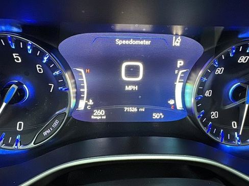 Used 2024 Chrysler Pacifica Touring-L image 21